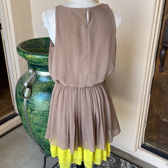 Pleated pull over sleeveless Jessica Simpson dress size medium - Picture 5 of 7